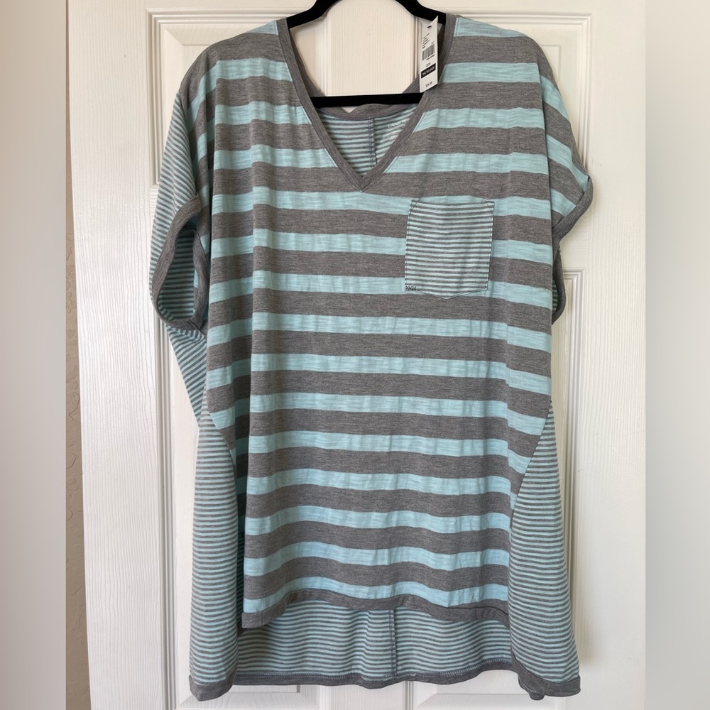 Lane Bryant V Neck Pocket Tee NWT